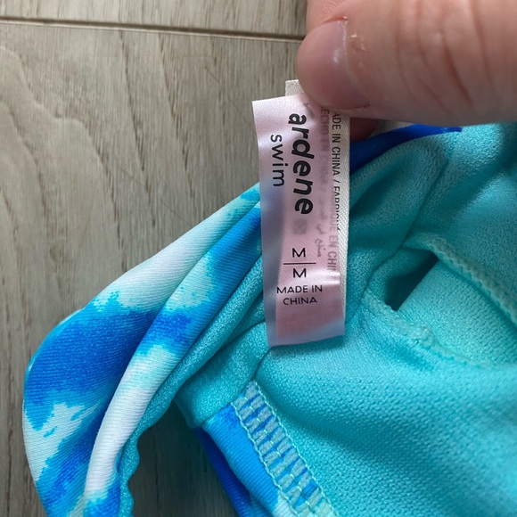 Ardene tie dye swim top size M - Picture 3 of 3